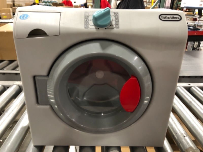 Photo 3 of Little Tikes First Washer Dryer - Realistic Pretend Play Appliance for Kids, Interactive Toy Washing Machine with 11 Laundry Accessories, Unique Toy, Ages 2+
PRIOR USE. 