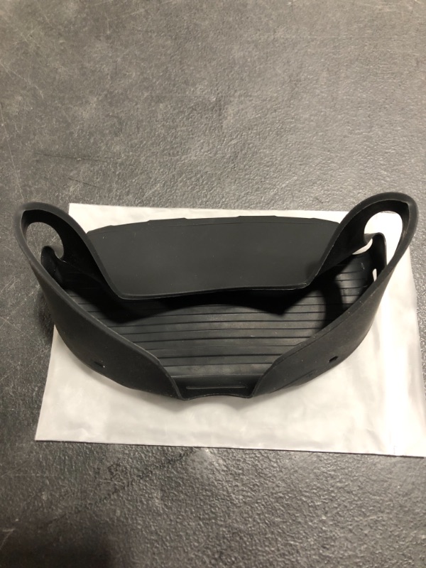 Photo 4 of Design Shell Front Face Protector Cover for Oculus Quest 2 Headset Accessories, Preventing Collisions and Scratches (Black)
