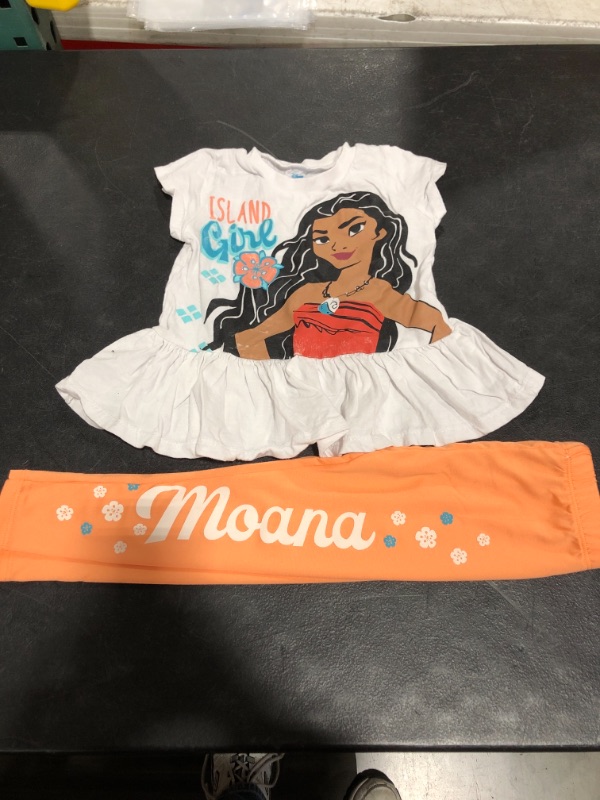 Photo 2 of Disney Princess Moana Graphic T-Shirt & Leggings
SIZE 3T. PRIOR USE.