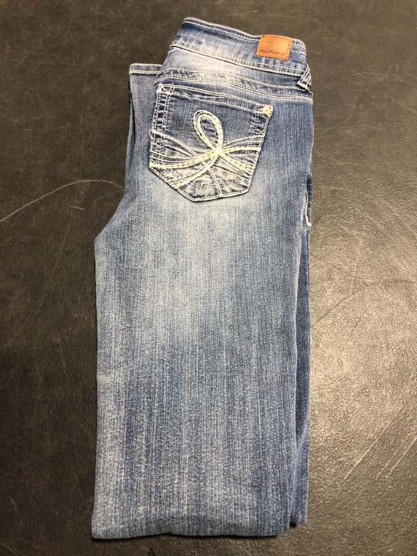Photo 1 of WallFlower Women's Instastretch Luscious Curvy Bootcut Jeans
SIZE 1 LONG. 