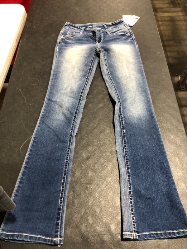 Photo 1 of WallFlower Women's Instastretch Luscious Curvy Bootcut Jeans
SIZE 1 LONG. 