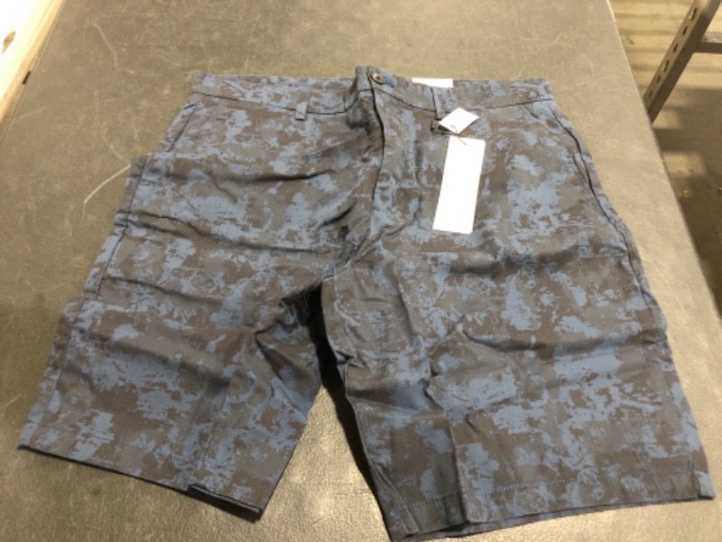 Photo 1 of Calvin Klein Men's Casual Twill Print Shorts
SIZE 34W.