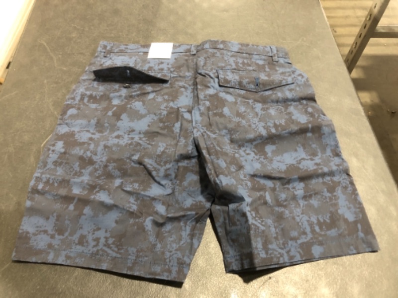 Photo 4 of Calvin Klein Men's Casual Twill Print Shorts
SIZE 34W.