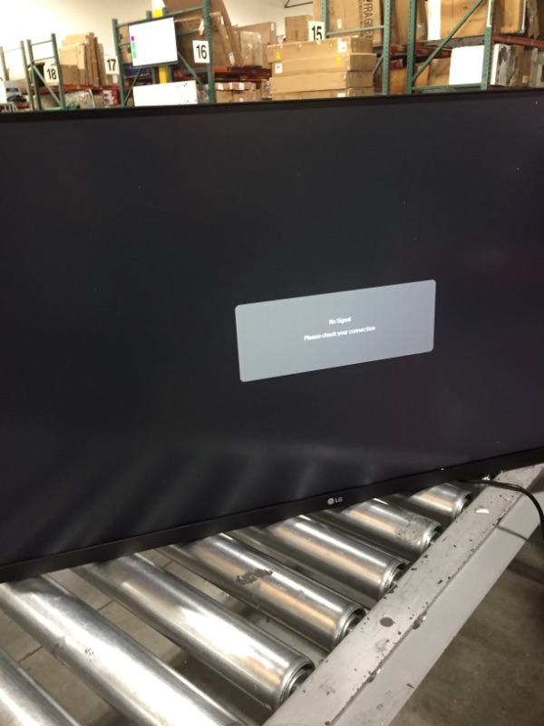 Photo 2 of lg ultrafine display ergo 32un88 31.5"