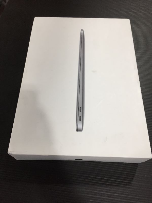 Photo 3 of  MacBook Air 13 - Space Gray
