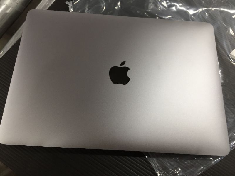 Photo 4 of  MacBook Air 13 - Space Gray
