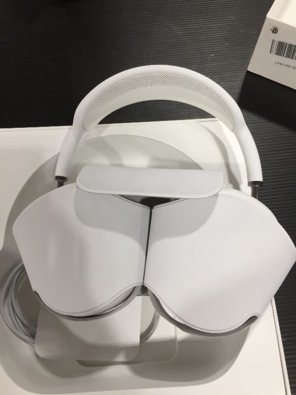 Photo 9 of AirPods Max color silver 