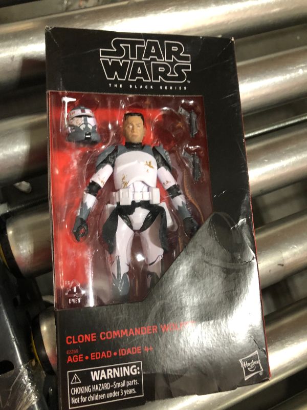 Photo 2 of Star Wars The Black Series Clone Commander Wolffe 6-Inch Action Figure
