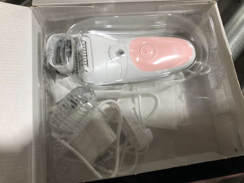 Photo 2 of Braun Epilator Silk-épil 5 5-620, Hair Removal for Women, Shaver & Trimmer, Cordless, Rechargeable, Wet & Dry , 6 Piece Set
