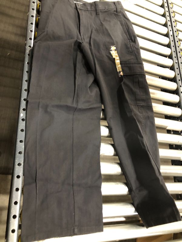 Photo 1 of Dickies Men's Loose-Fit Cargo Work Pant 34*30 BLACK
