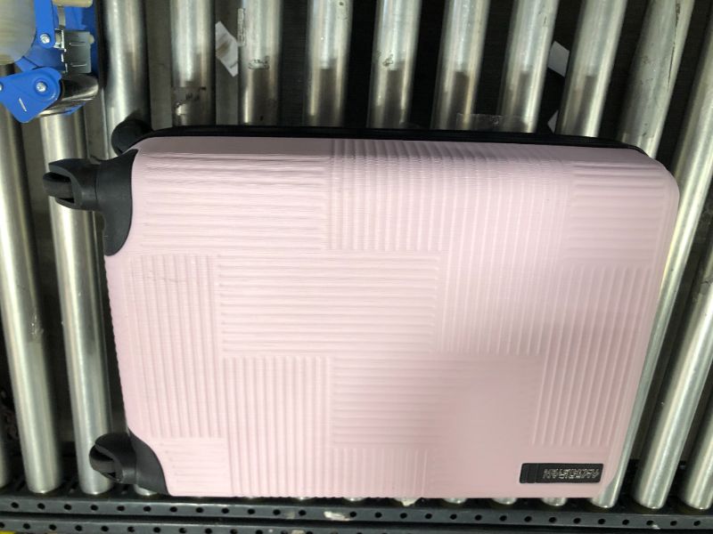 Photo 3 of AMERICANTOURISTER Pink Luggage Roller 