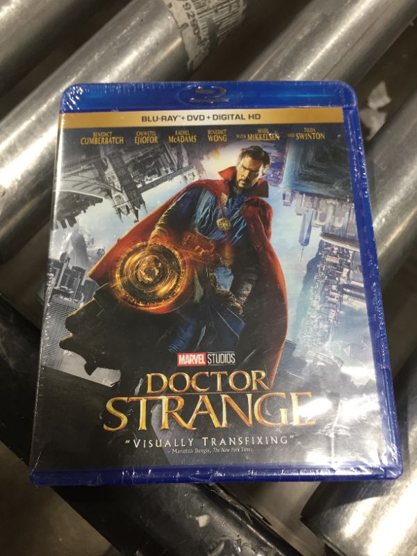 Photo 2 of Doctor Strange (Blu-ray + DVD + Digital Code)
