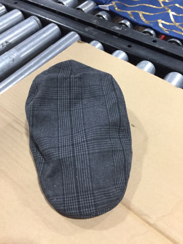 Photo 1 of gray hat. small