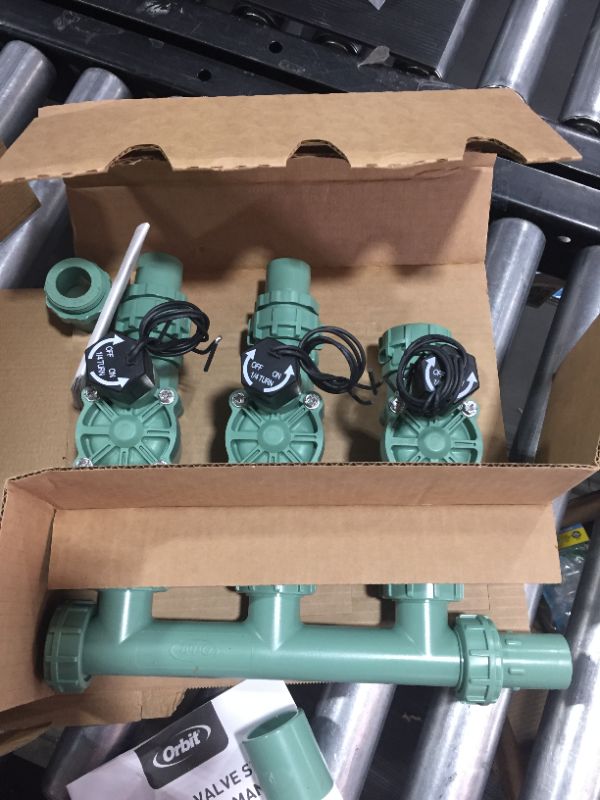 Photo 2 of 3-Valve Inline Manifold Assembly
