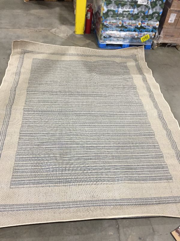 Photo 1 of 9ft decorative rug
