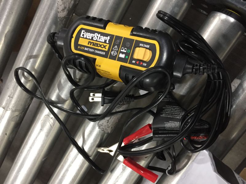 Photo 1 of EverStart MAXX 3 Amp 6V/12V Automotive Battery Charger (BC3E)
