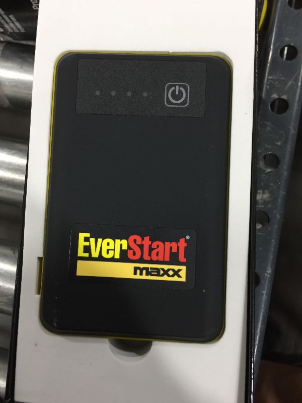 Photo 2 of EverStart EL224 600 Peak Amp Lithium-Ion Jump Starter/Power Pack
