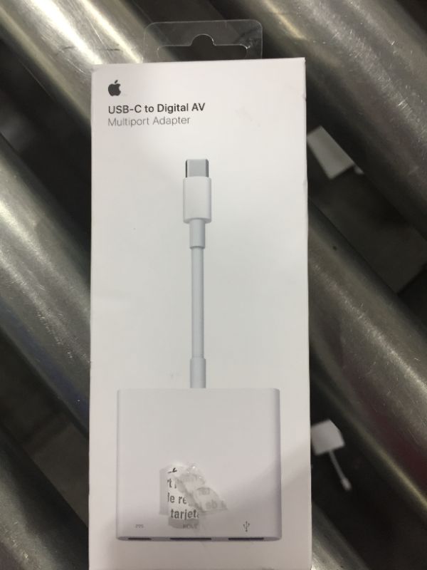 Photo 3 of Apple USB-C Digital AV Multiport Adapter [PACKAGING MAY DIFFER]