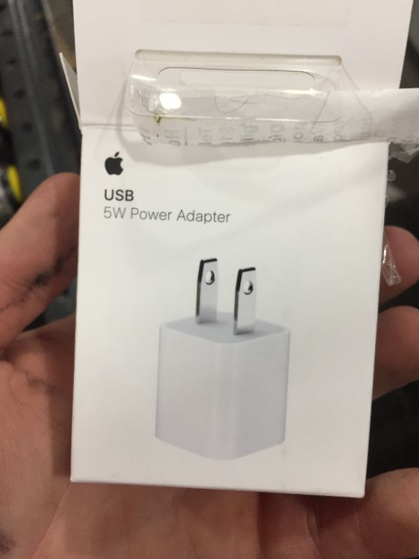 Photo 2 of Apple 5W USB Power Adapter
