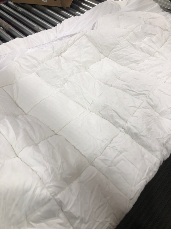 Photo 1 of EASELAND King Size Mattress Pad Pillow Top Mattress Cover Quilted Fitted Mattress Protector Cotton Top 8-21" Deep Pocket Cooling Mattress Topper (78x80 Inches, White)
