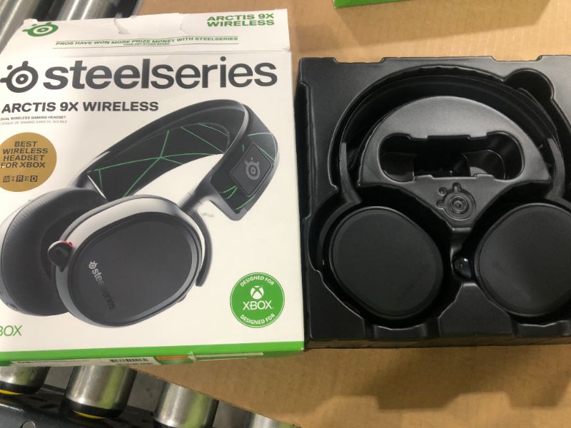 Photo 2 of SteelSeries Arctis 9X Wireless Gaming Headset – Integrated Xbox Wireless + Bluetooth – 20+ Hour Battery Life – for Xbox One and Series X