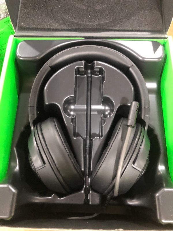 Photo 2 of Razer Kraken Tournament Edition THX 7.1 Surround Sound Gaming Headset: Retractable Noise Cancelling Mic - USB DAC -  For PC, PS4, PS5, Nintendo Switch, Xbox One, Xbox Series X & S, Mobile – Black