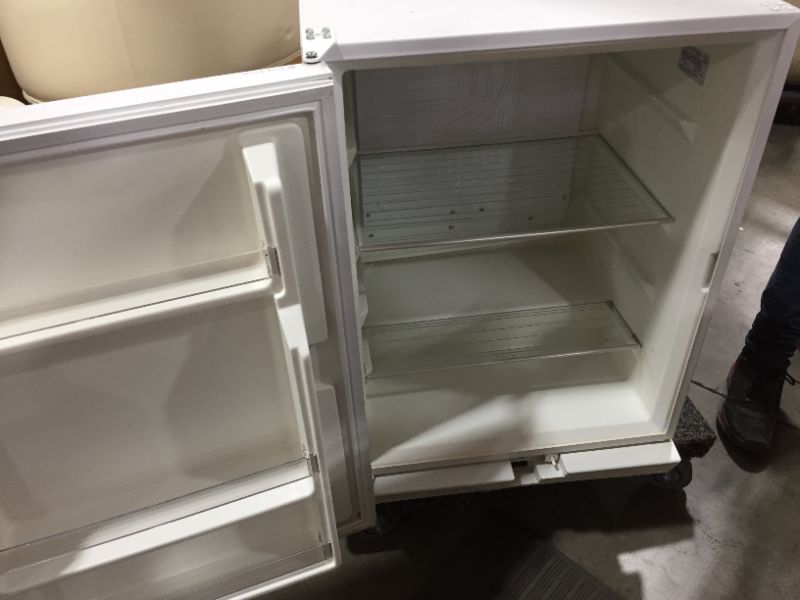 Photo 7 of uline household fridge white 75r