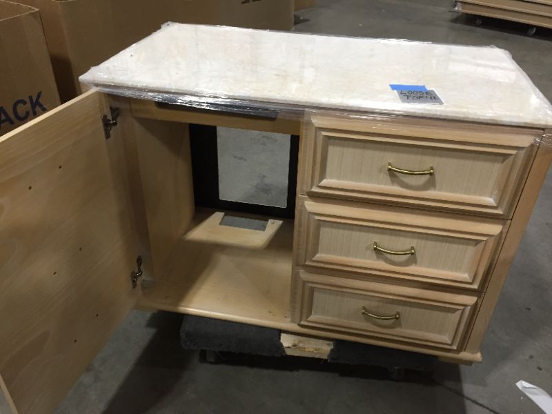 Photo 6 of 4 DRAWER WOODEN DRESSER H33 INCH W47 INCH L25 INCH (DRESSER ONLY)
marble top loosse 