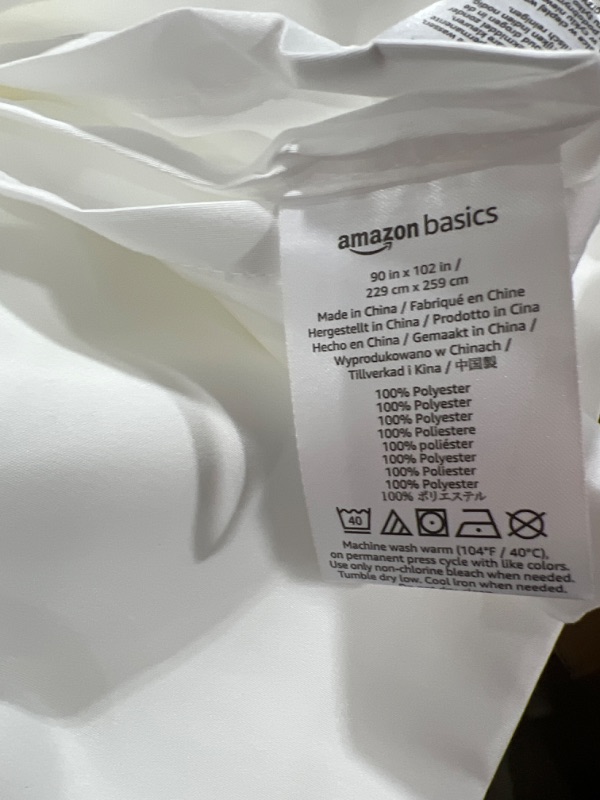 Photo 2 of Amazon Basics White Sheets, 1 Fitted Sheet, 1 Flat Sheet, 2 Pillow Cases 90x102in
