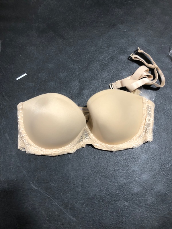 Photo 1 of WOMENS BRA
SIZE 34B