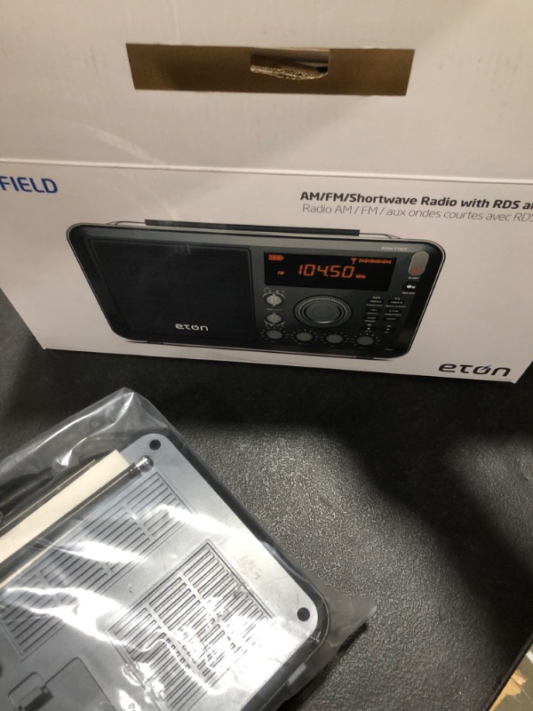 Photo 2 of Eton Elite Field AM/FM/Shortwave Desktop Radio 