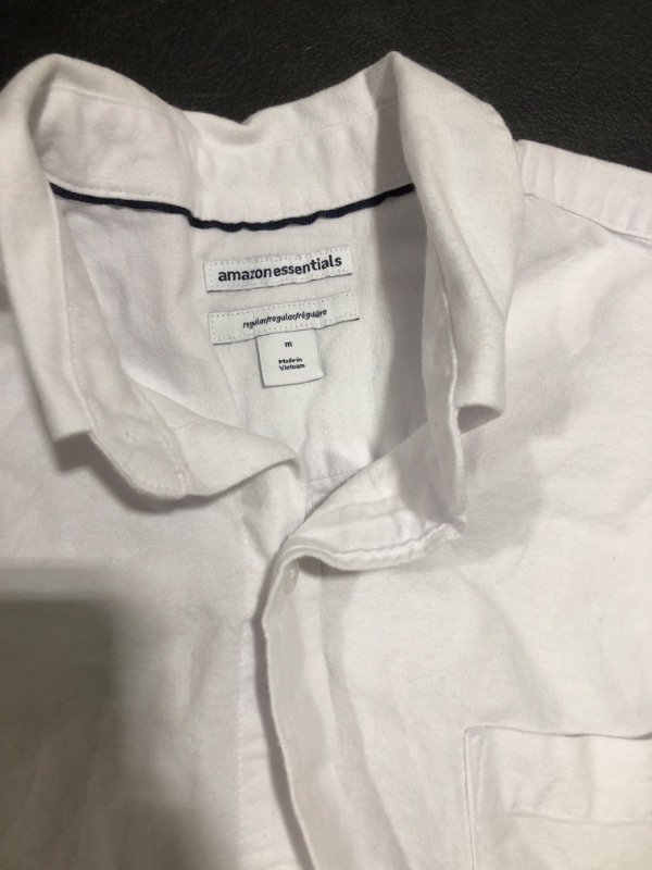 Photo 1 of AMAZON ESSENTIALS WHITE COLLARED SHIRT
SIZE M