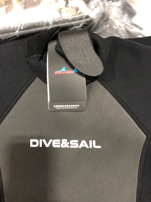 Photo 2 of DIVE SAIL WETSUIT 
SIZE M