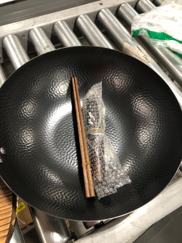 Photo 2 of Anyfish Wok Stir Fry Pan with Lid 12.6 Inch Carbon Steel Wok Pan with Chopsticks and Wooden Spatula for All Stoves
