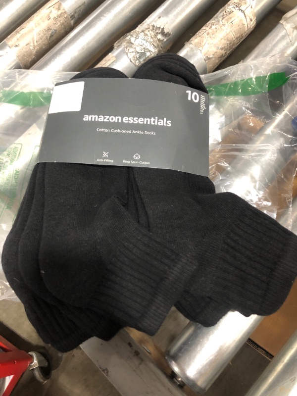 Photo 2 of Amazon Essentials Women's Cotton Lightly Cushioned Ankle Socks, Pack of 9 size 8-12