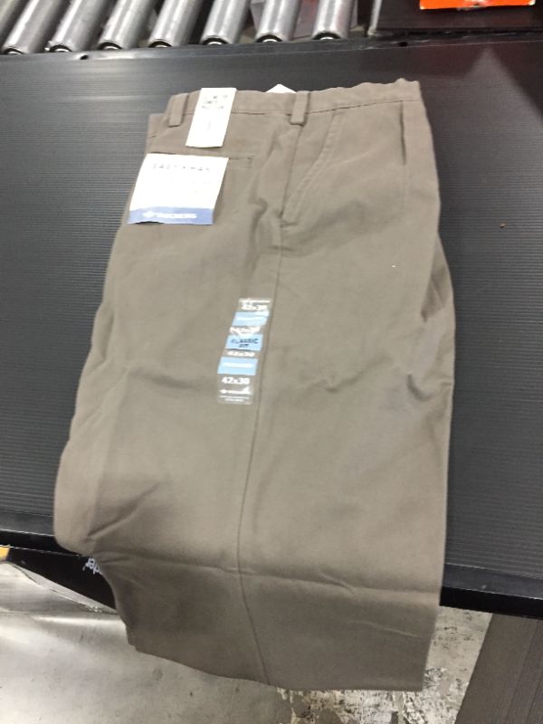 Photo 2 of Dockers Men's Classic Fit Easy Khaki Pants - Pleated (Standard and Big & Tall) 42x30
