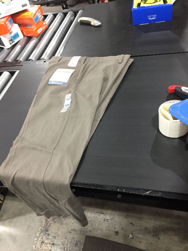 Photo 3 of Dockers Men's Easy Classic Fit Khaki Stretch Pants
34X29