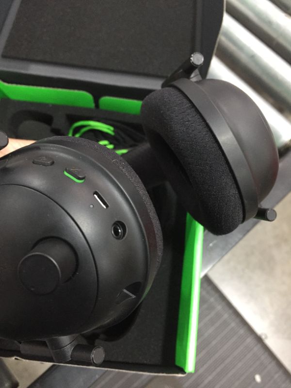 Photo 3 of BLACK SHARK V2 PRO WIRELESS HEADSET