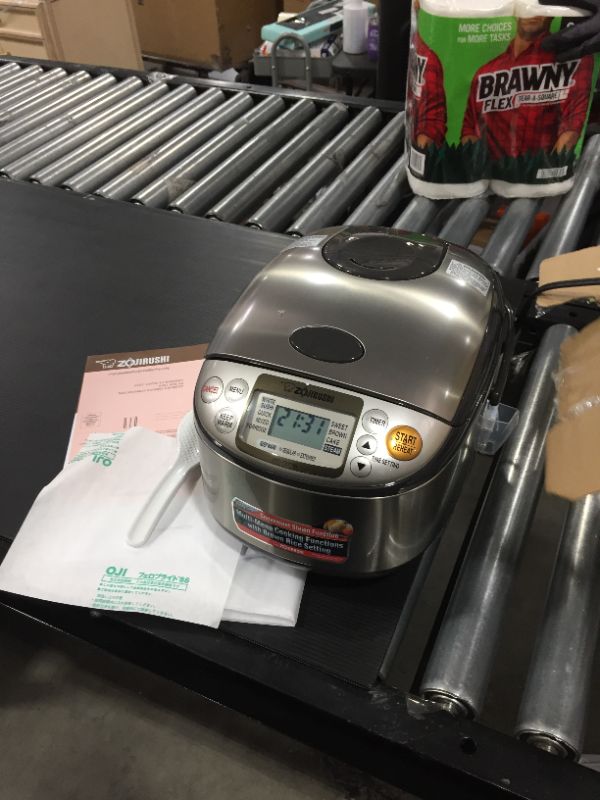 Photo 1 of Zojirushi NS-TSC10 5-1/2-Cup (Uncooked) Micom Rice Cooker and Warmer, 1.0-Liter **DOES NOT TURN ON **
