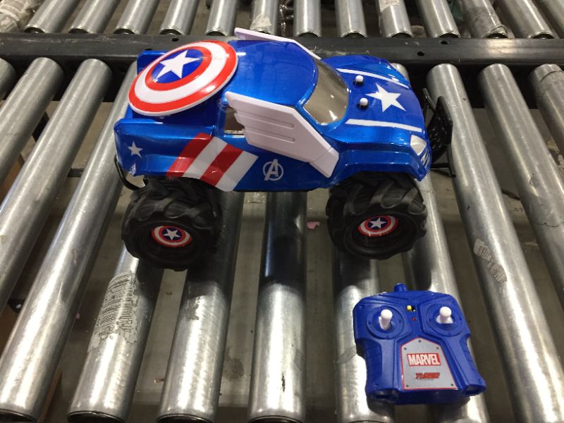 Photo 1 of Jada Toys Marvel Avengers 1:14 Captain America Shield Attack RC Remote Control Car, Toys for Kids and Adults

