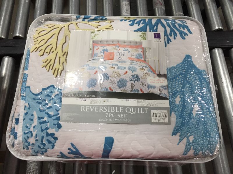 Photo 3 of Coastal Reef 3-Pc King Quilt Set
