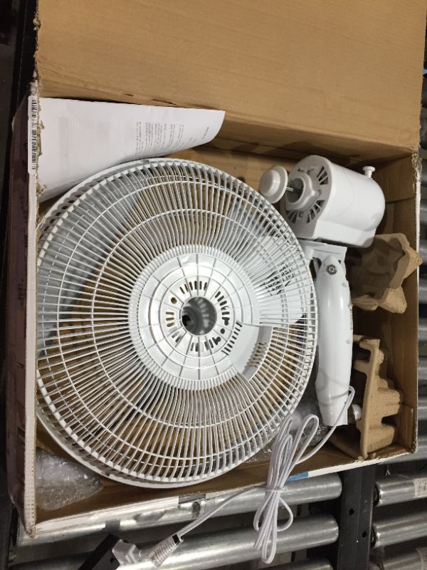 Photo 2 of Black & Decker 16" Stand Fan with Remote

