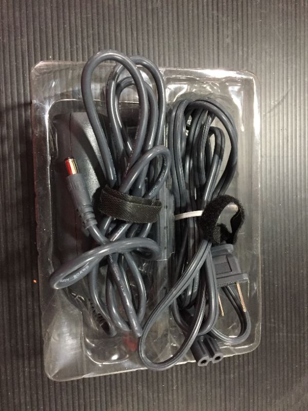 Photo 3 of Onn. 65W Universal Laptop Charger with 10 Interchangable Tips
