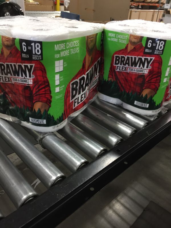 Photo 1 of Brawny Flex Paper Towels, 12 Triple Rolls = 36 Regular Rolls, Tear-A-Square, 3 Sheet Size Options, Quarter Size Sheets
