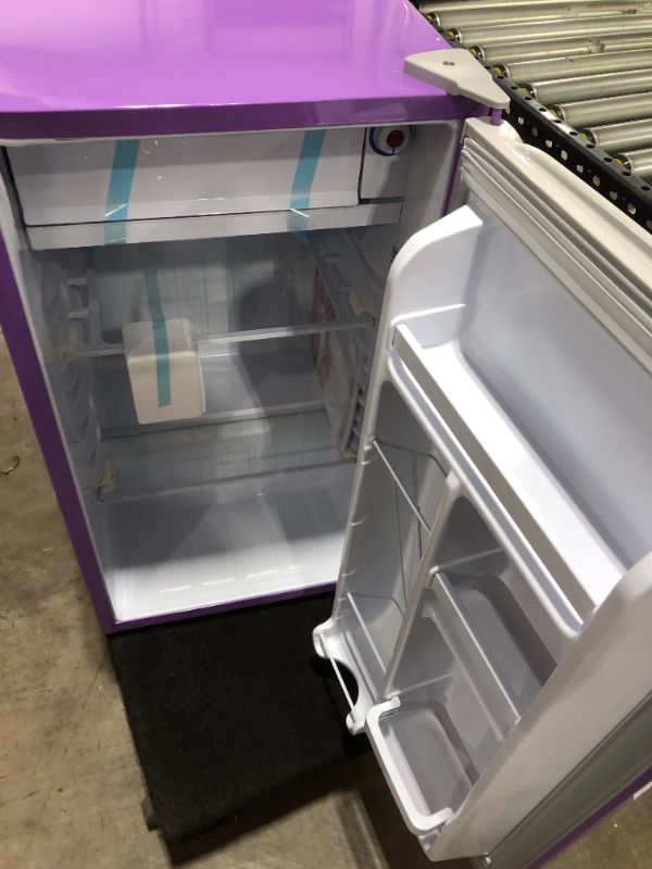 Photo 3 of RCA RFR321-PURPLE 3.2 Cu Ft Compact Fridge, Mini Refrigerator, Purple
