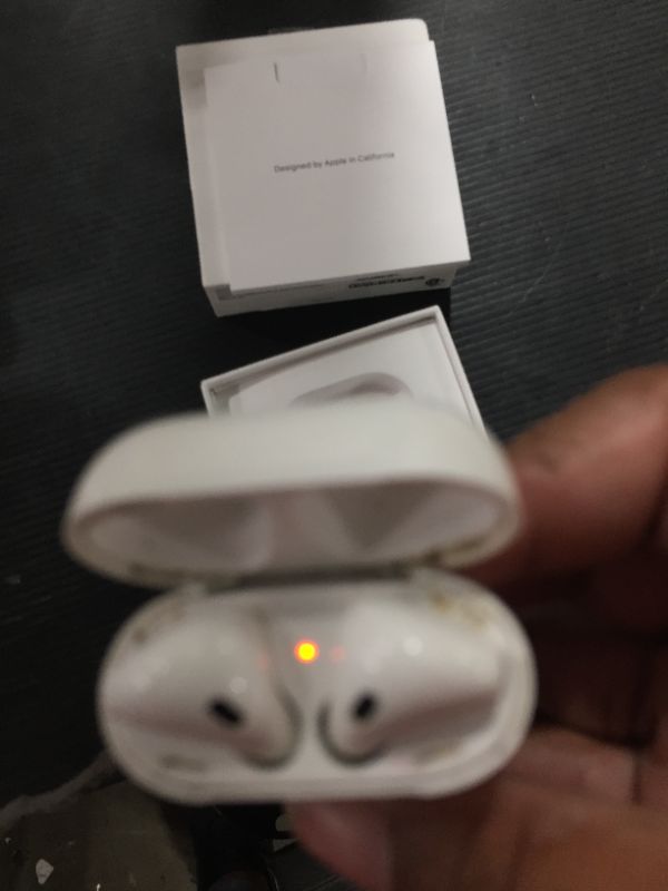 Photo 3 of Apple AirPods with Charging Case (Latest Model)
DIRTY