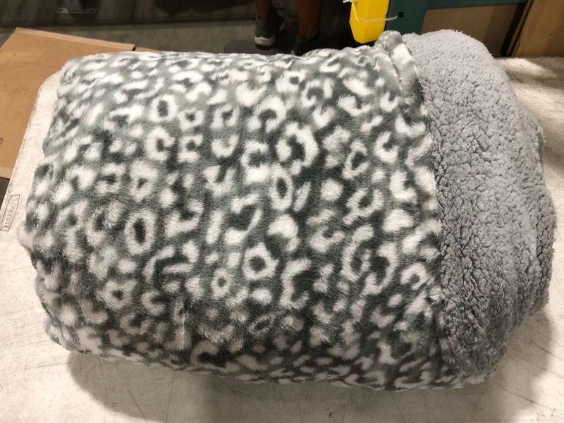 Photo 4 of Amazon Basics Fuzzy Faux Fur Sherpa Blanket, King, 92"x108" - Gray Snow Leopard - like new
