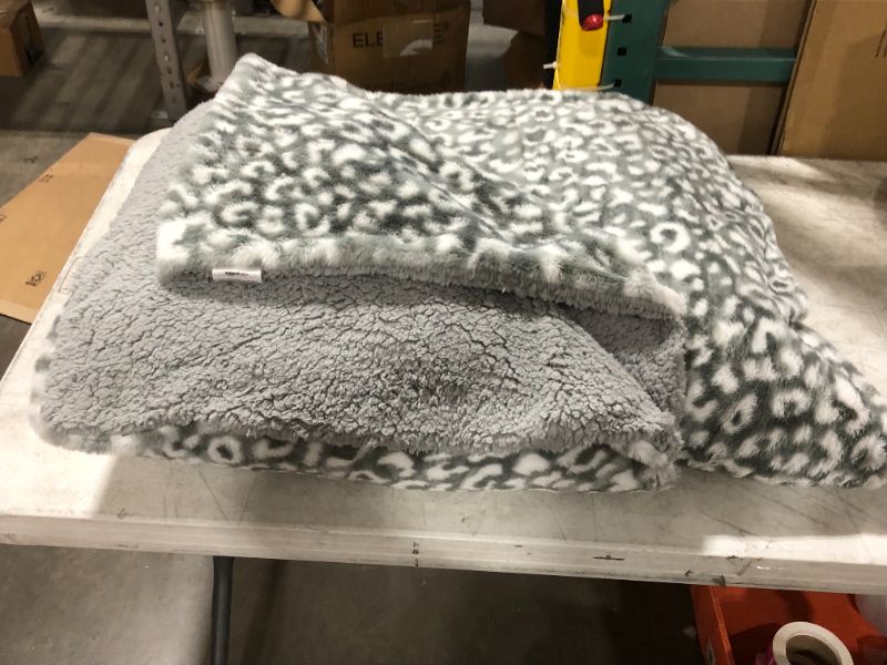 Photo 3 of Amazon Basics Fuzzy Faux Fur Sherpa Blanket, King, 92"x108" - Gray Snow Leopard - like new
