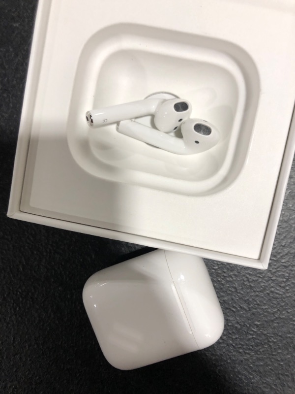 Photo 3 of Apple AirPods with Charging Case