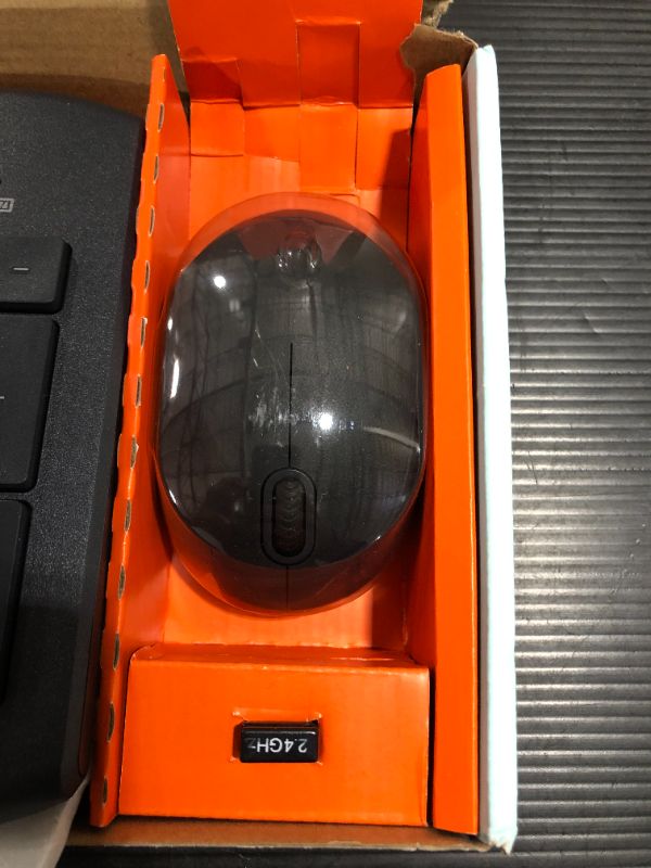 Photo 1 of Onn. Wireless Keyboard and Mouse with 5 Buttons
